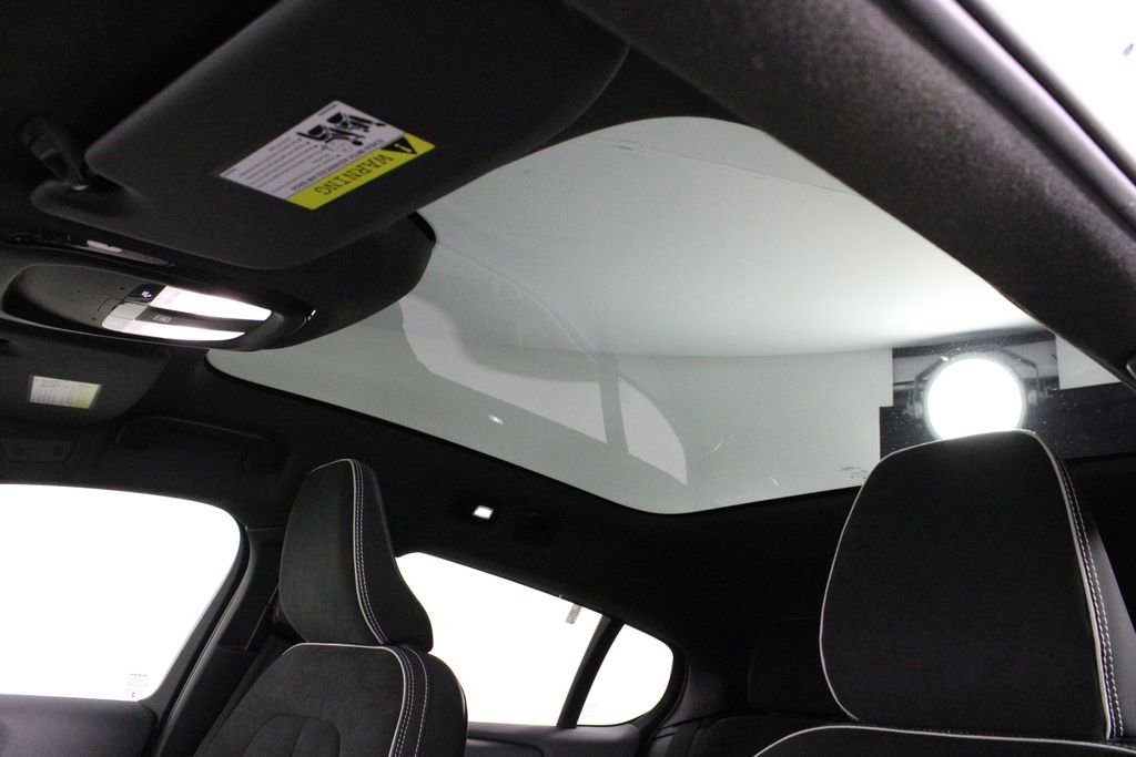 Used 2023 Volvo C40 P8 Recharge Plus image 10