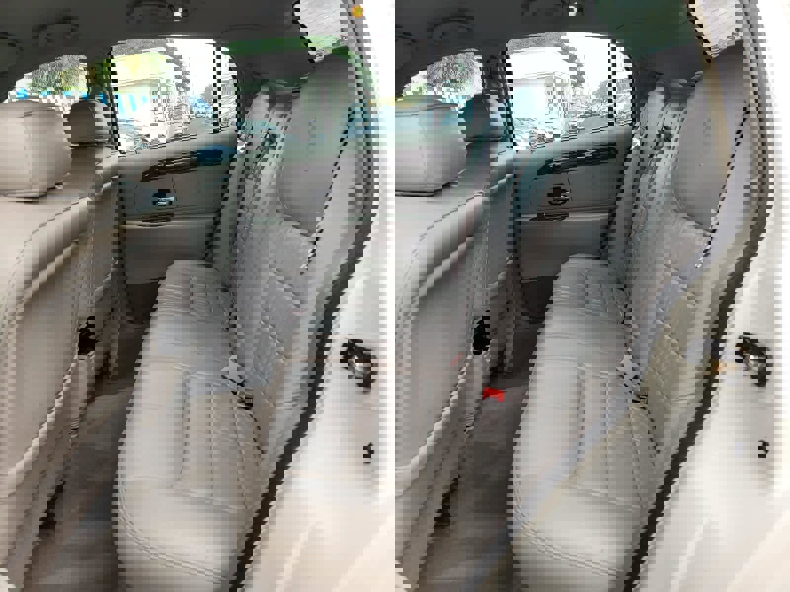 Used 2001 Lincoln Town Car Executive image 4