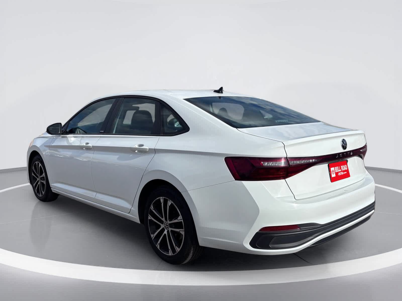 Used 2025 Volkswagen Jetta Sport FWD image 4