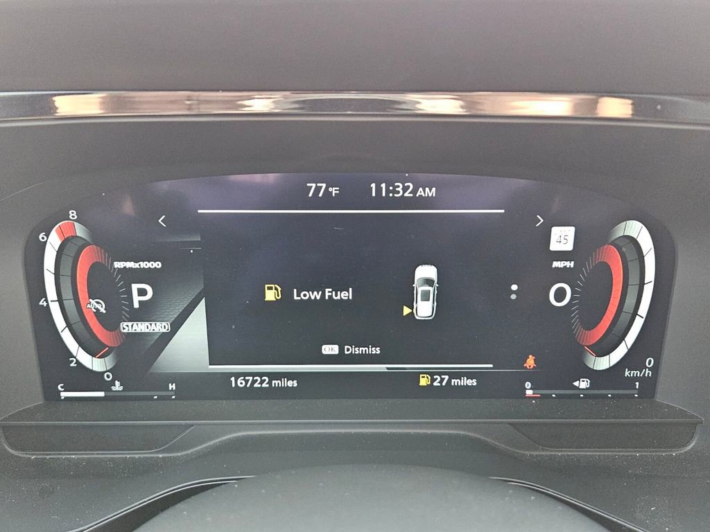 Used 2025 Nissan Pathfinder Platinum w/ Black Appearance Package image 24