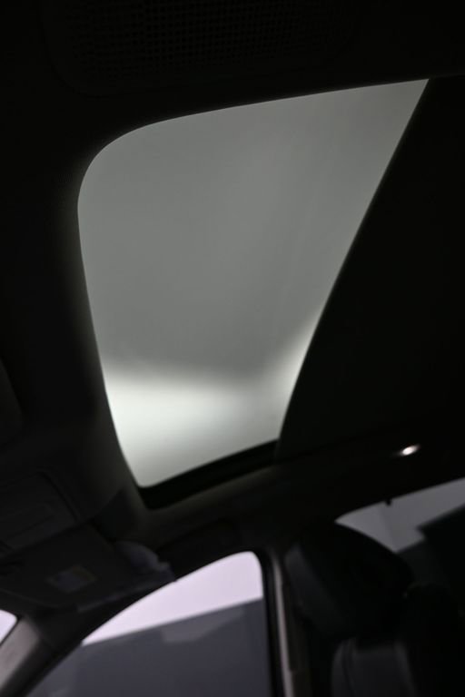 Certified 2025 Acura MDX SH-AWD w/ Technology Package image 18