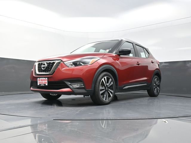 Used 2019 Nissan Kicks SR w/ SR Premium Package image 2
