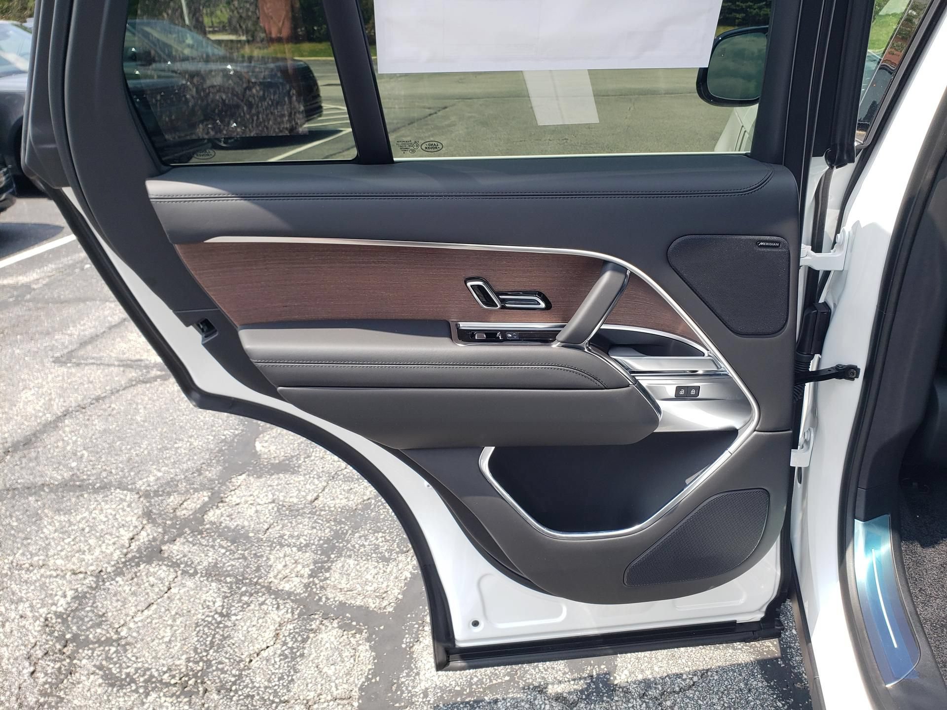New 2026 Land Rover Range Rover SE AWD/4WD image 12