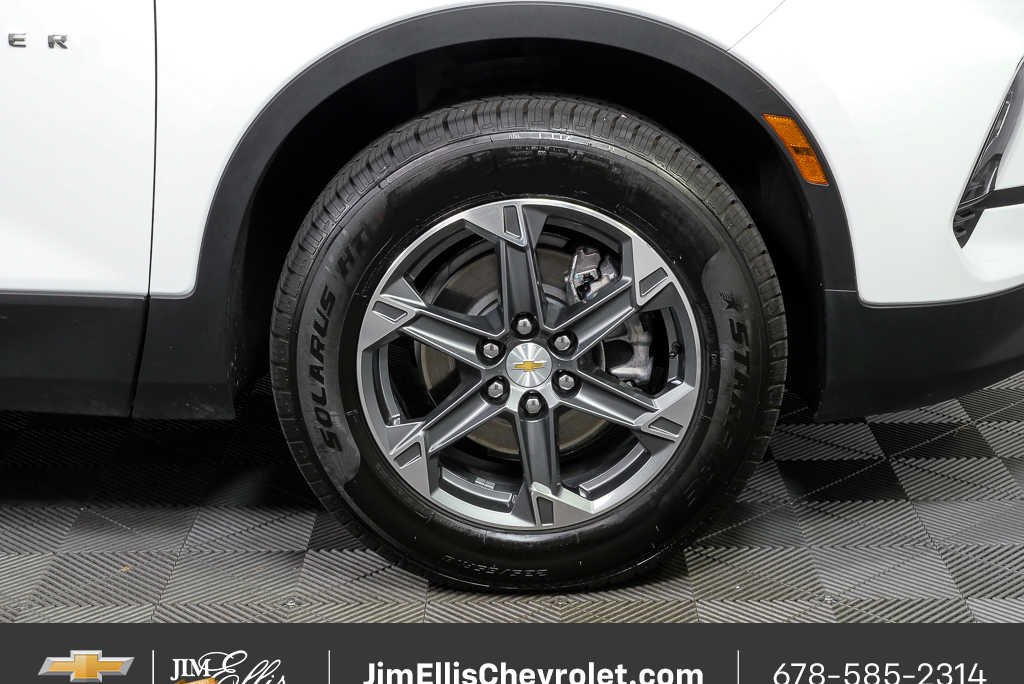 Certified 2025 Chevrolet Blazer LT FWD image 35