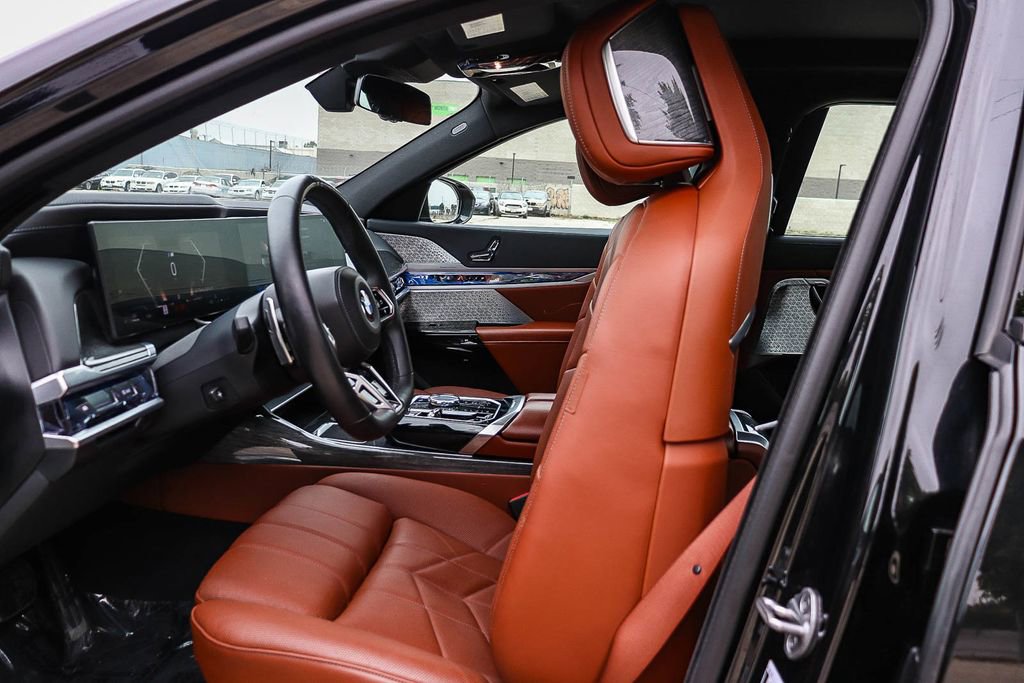 Used 2023 BMW 740i w/ Executive Package RWD image 18