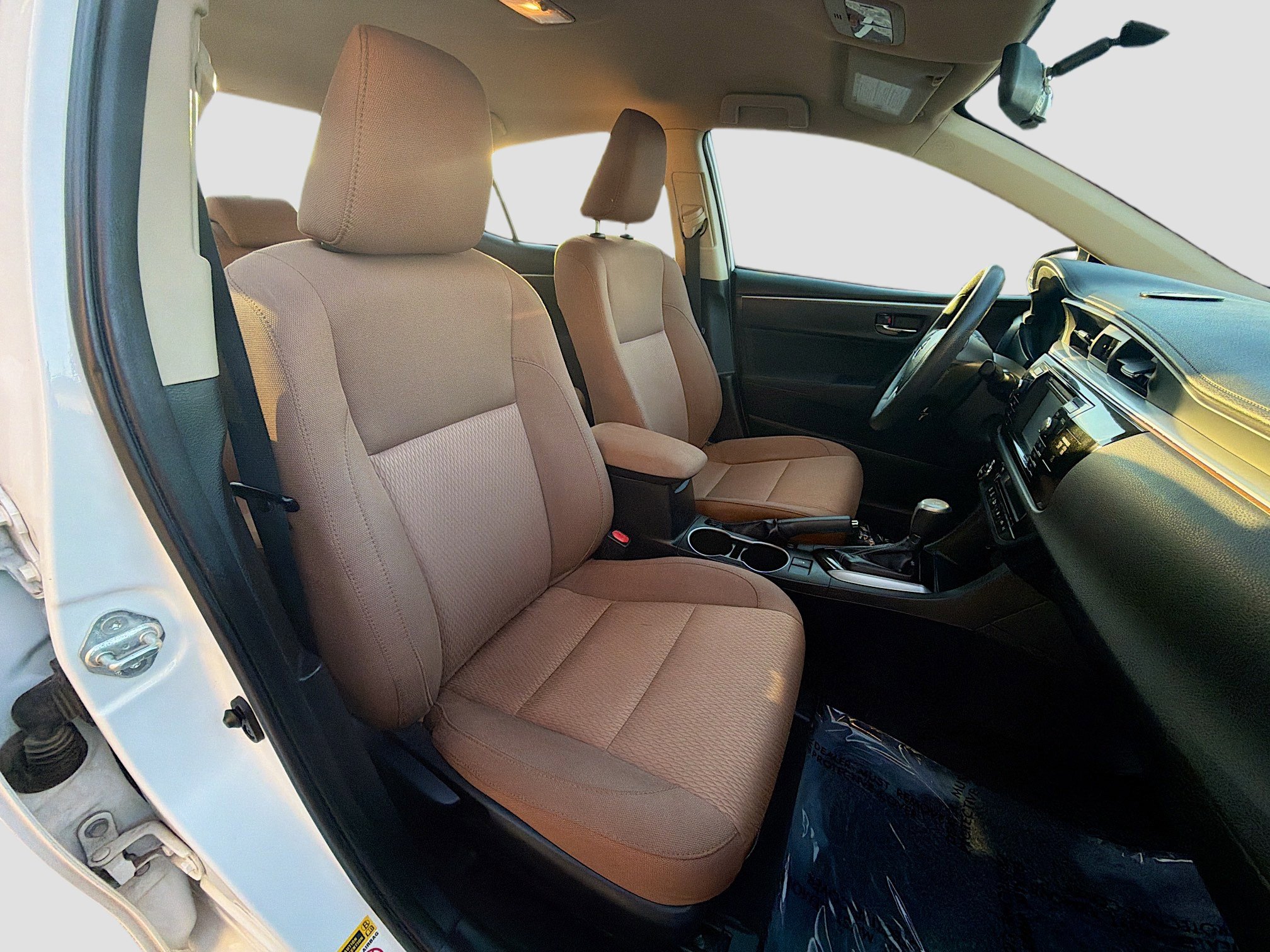 Used 2014 Toyota Corolla LE FWD image 28