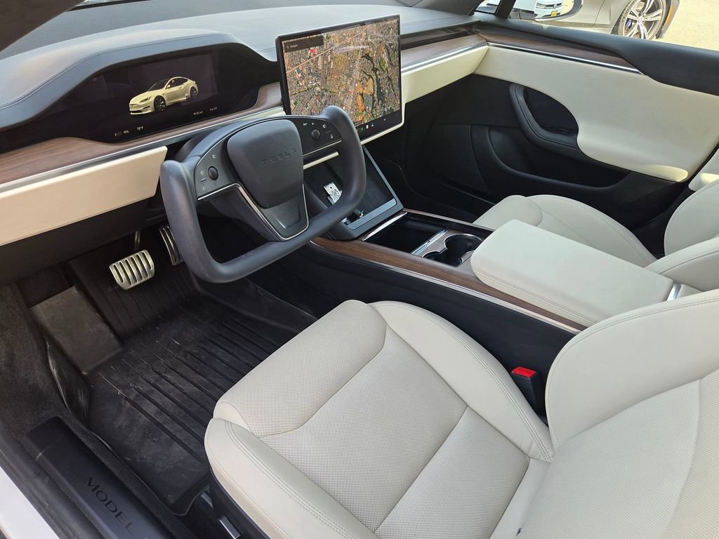 Used 2023 Tesla Model S Standard Range image 9