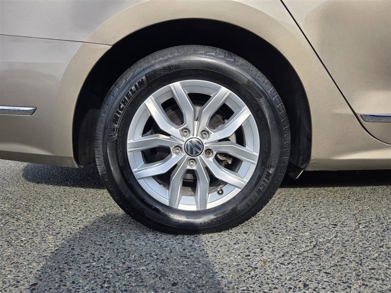 Used 2016 Volkswagen Passat 1.8T S image 15