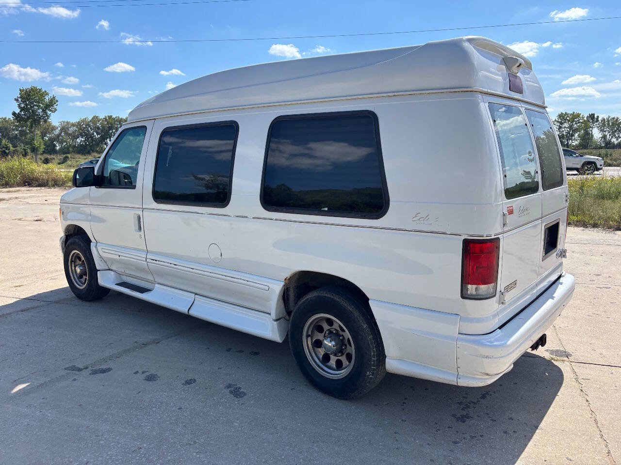 Used 1999 Ford E-250 and Econoline 250 RWD image 6