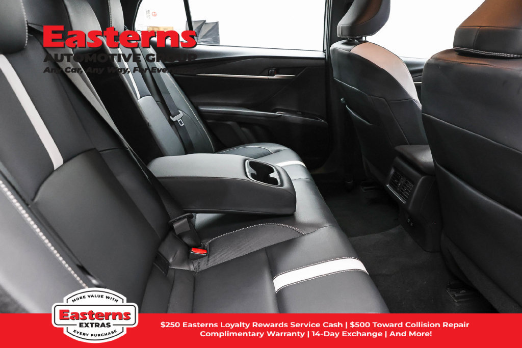 Used 2025 Toyota Camry SE FWD image 21