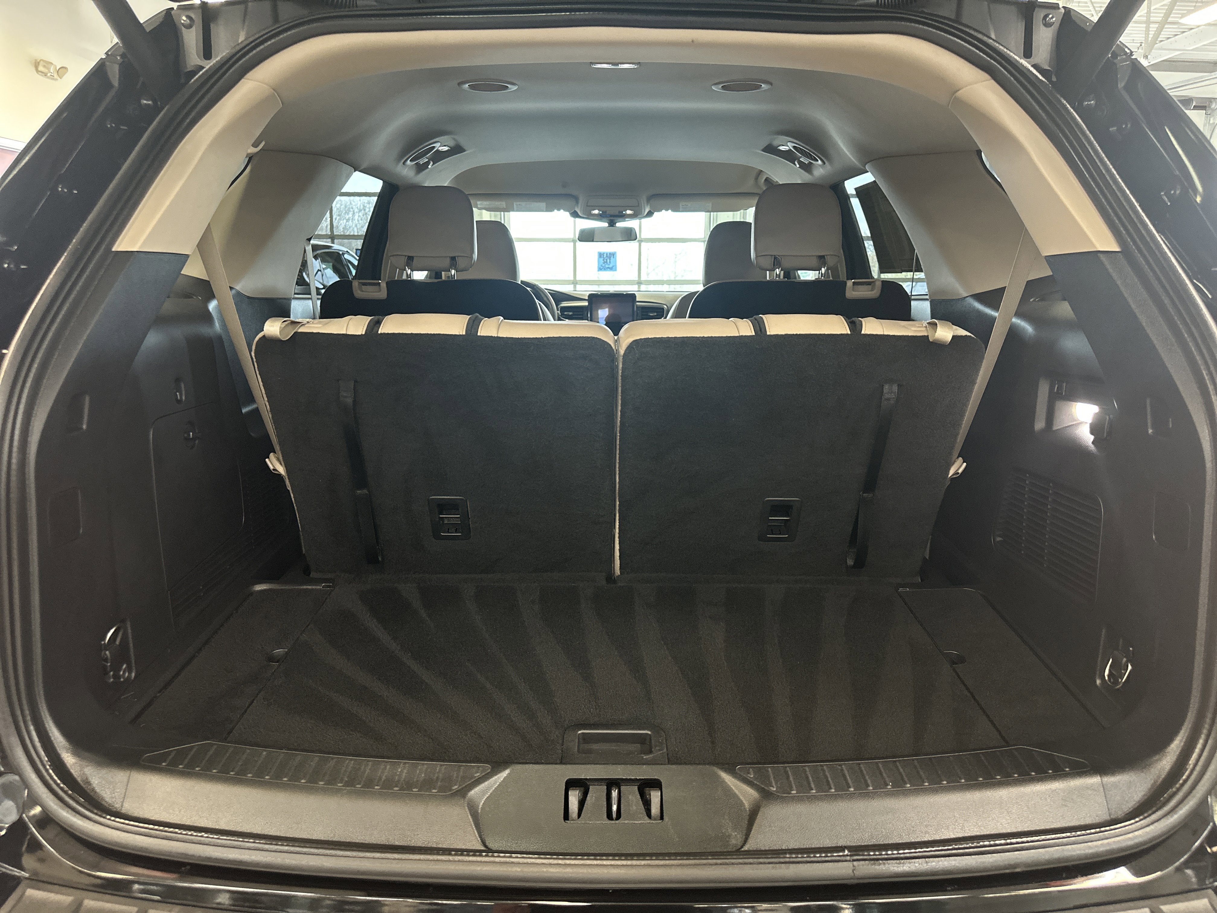 Used 2023 Ford Explorer XLT w/ Equipment Group 202A image 7