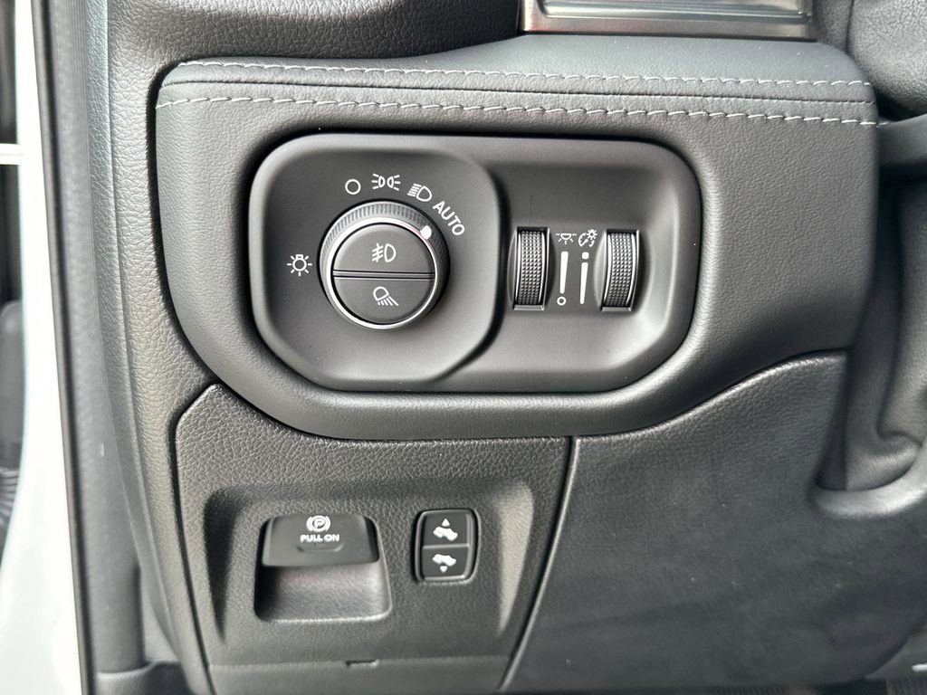 Used 2021 RAM 1500 Limited w/ Body Color Bumper Group AWD/4WD image 18