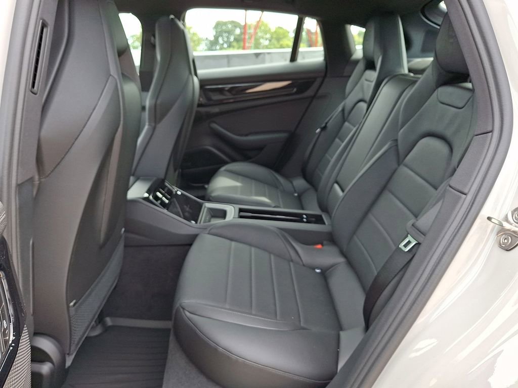 New 2026 Porsche Panamera 4 image 9