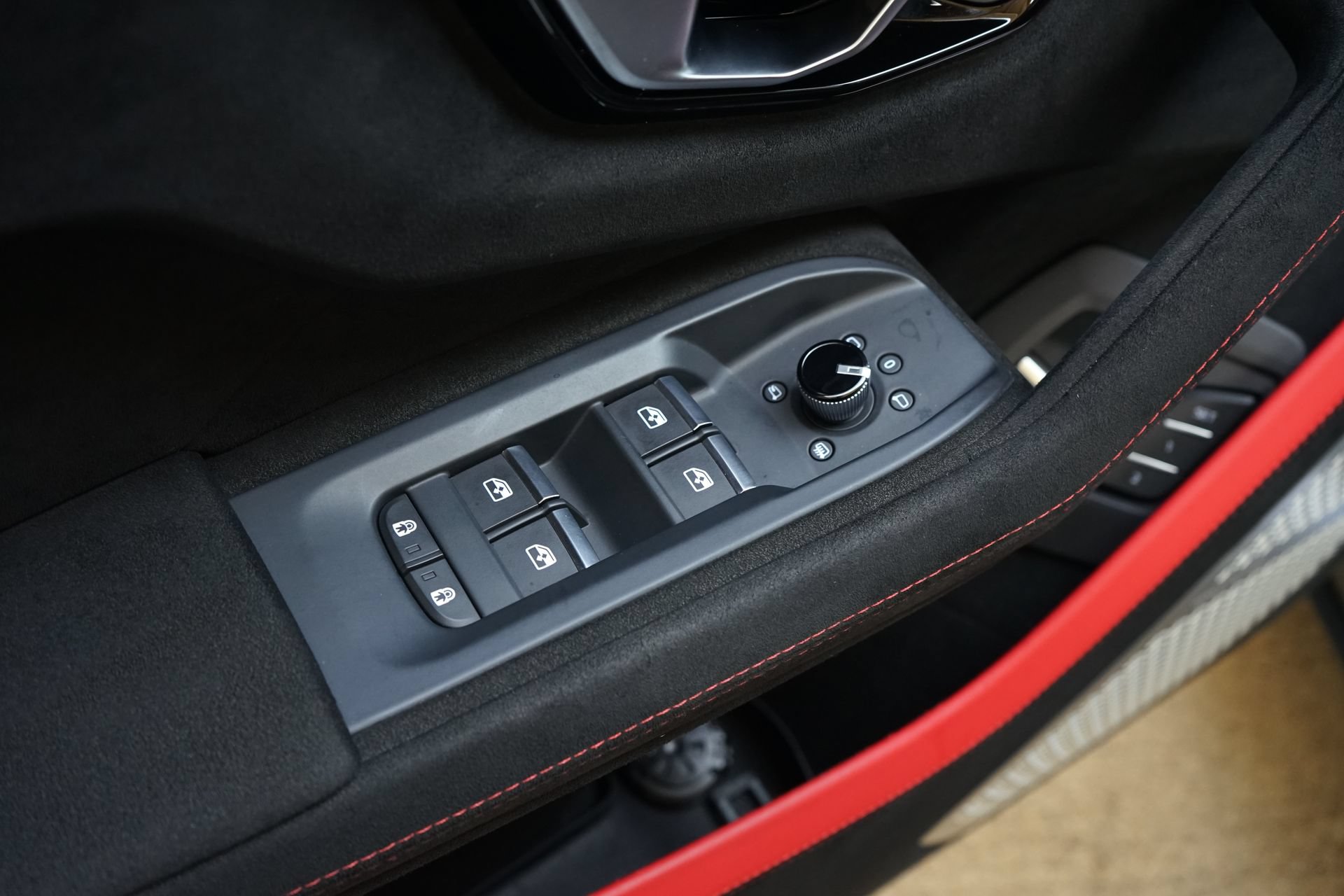 Used 2023 Lamborghini Urus Performante AWD/4WD image 38