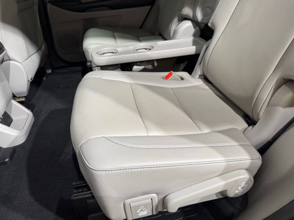 Used 2019 Toyota Highlander XLE image 21