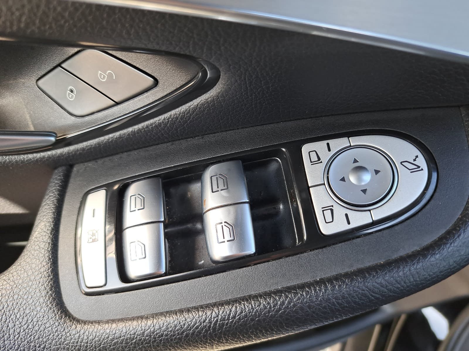Used 2021 Mercedes-Benz GLC 300 image 31