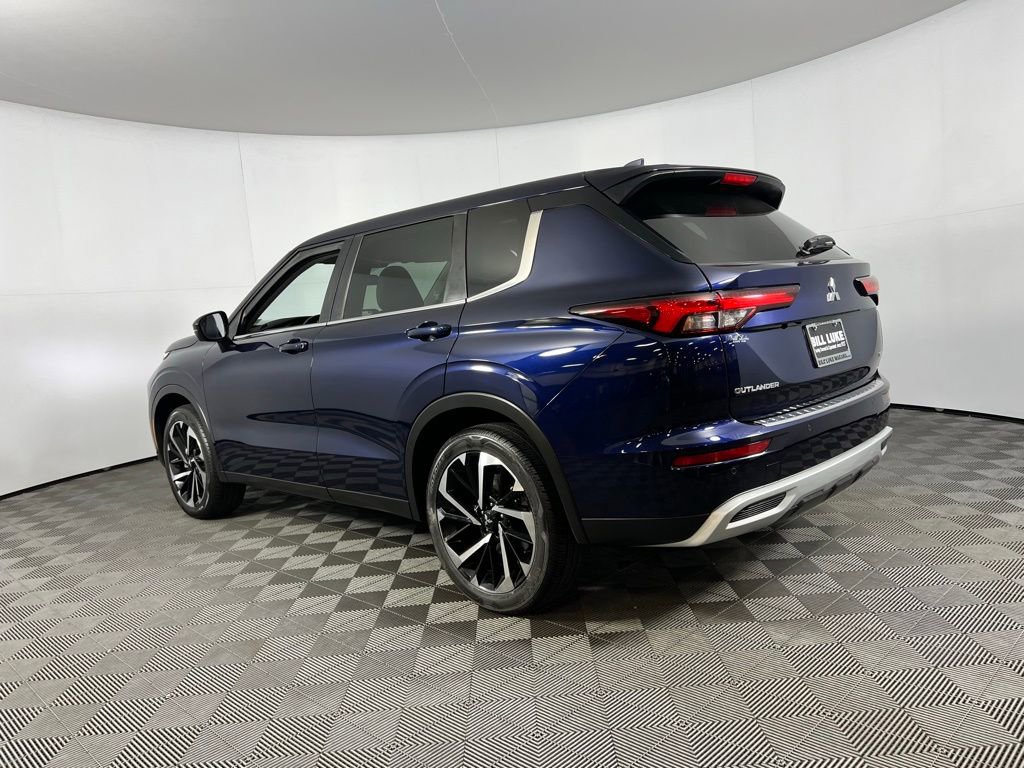 Used 2024 Mitsubishi Outlander SE image 9