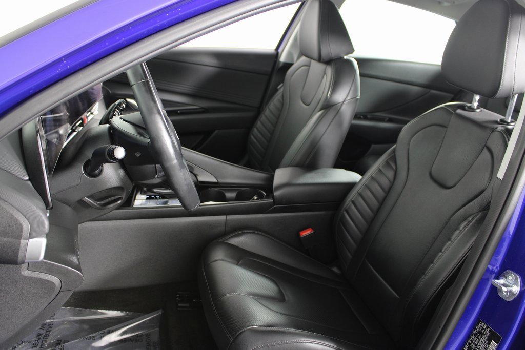 Certified 2025 Hyundai Elantra Limited image 14