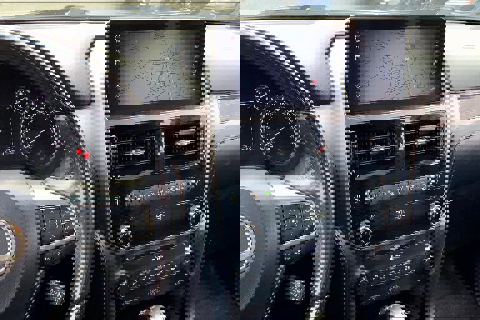 Used 2023 Lexus GX 460 Premium w/ Premium Plus Package image 7