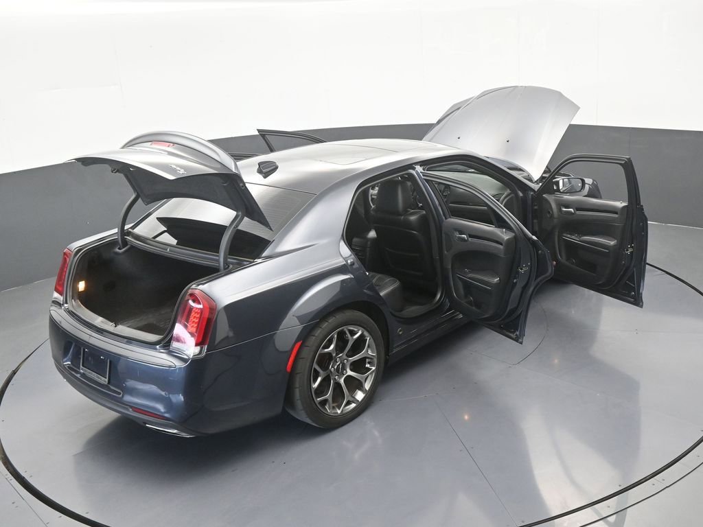 Used 2018 Chrysler 300 S w/ 300S Premium Group RWD image 69