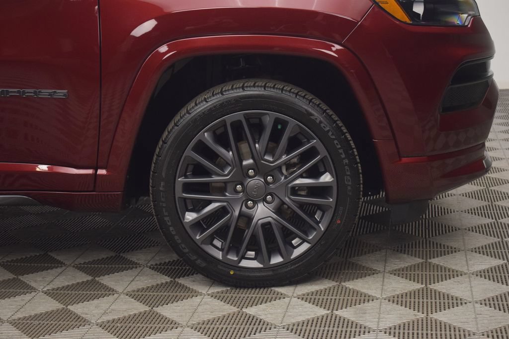 Used 2022 Jeep Compass High Altitude AWD/4WD image 32