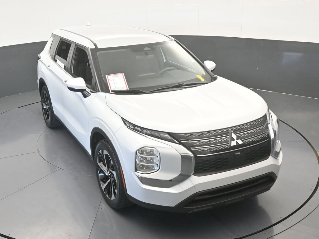 Used 2022 Mitsubishi Outlander ES image 54