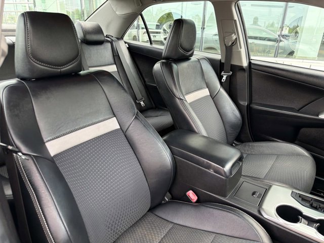 Used 2014 Toyota Camry SE w/ Fleet Convenience Package image 19