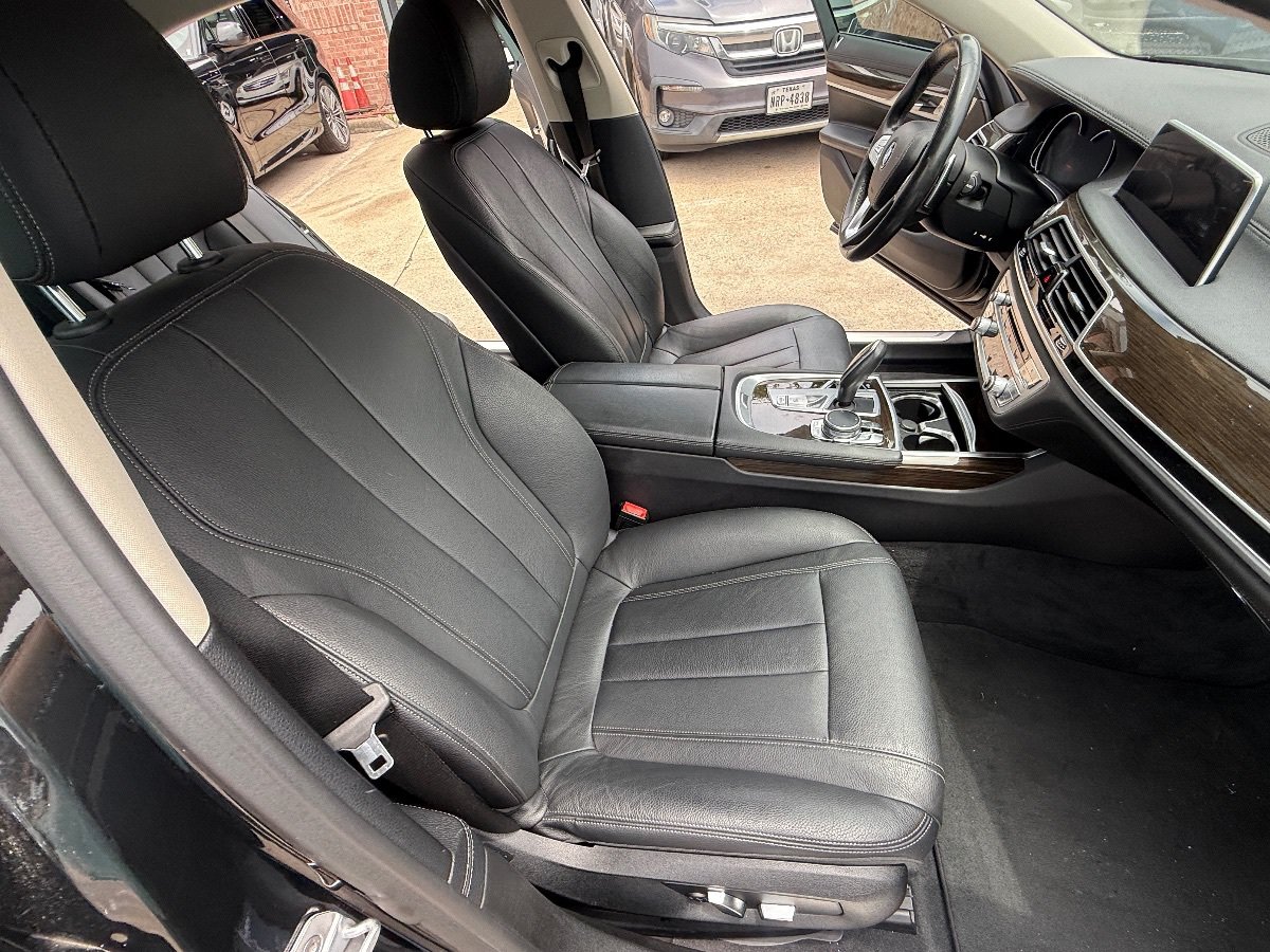 Used 2017 BMW 740i RWD image 11
