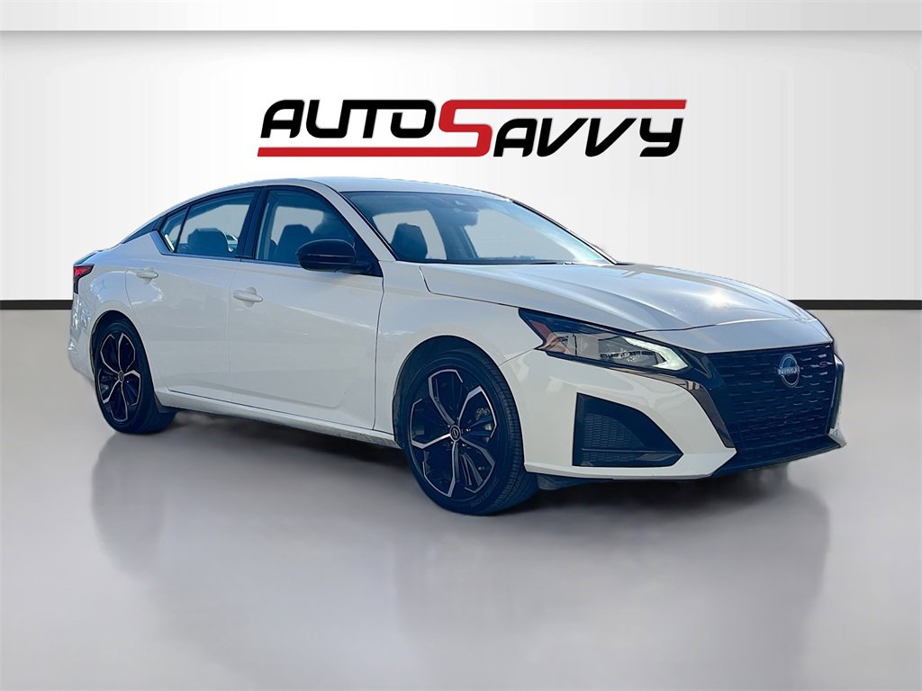 Used 2024 Nissan Altima 2.5 SR image 1