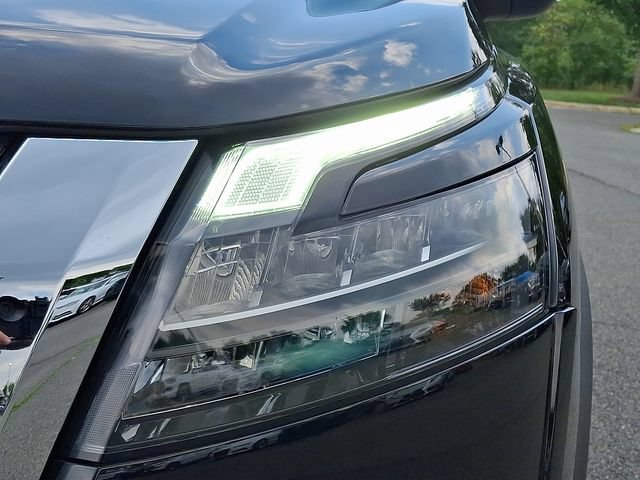 Used 2023 Nissan Pathfinder S AWD/4WD image 9