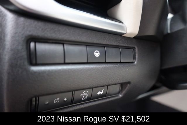 Used 2023 Nissan Rogue SV image 18
