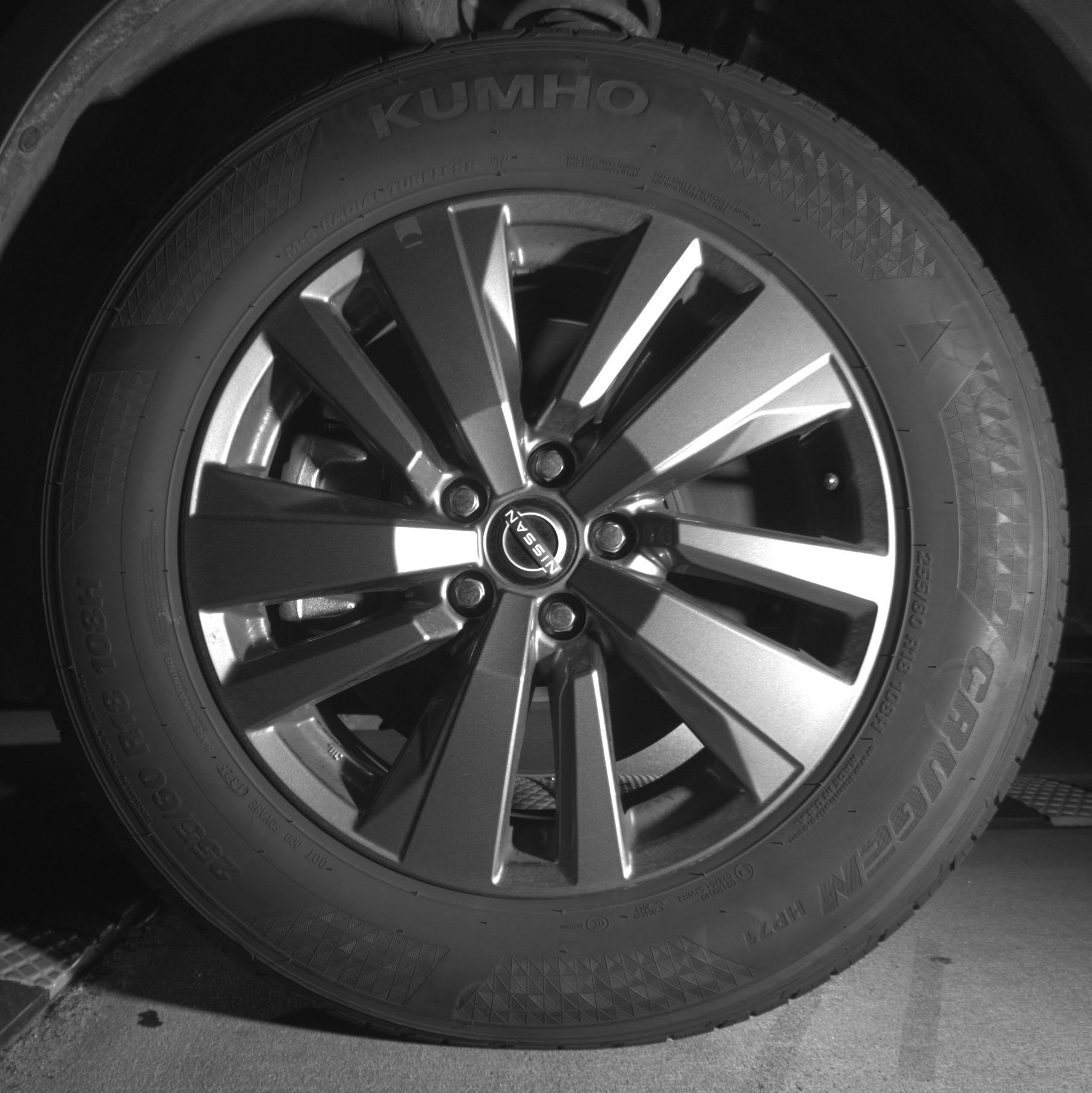 Used 2025 Nissan Pathfinder SV image 12