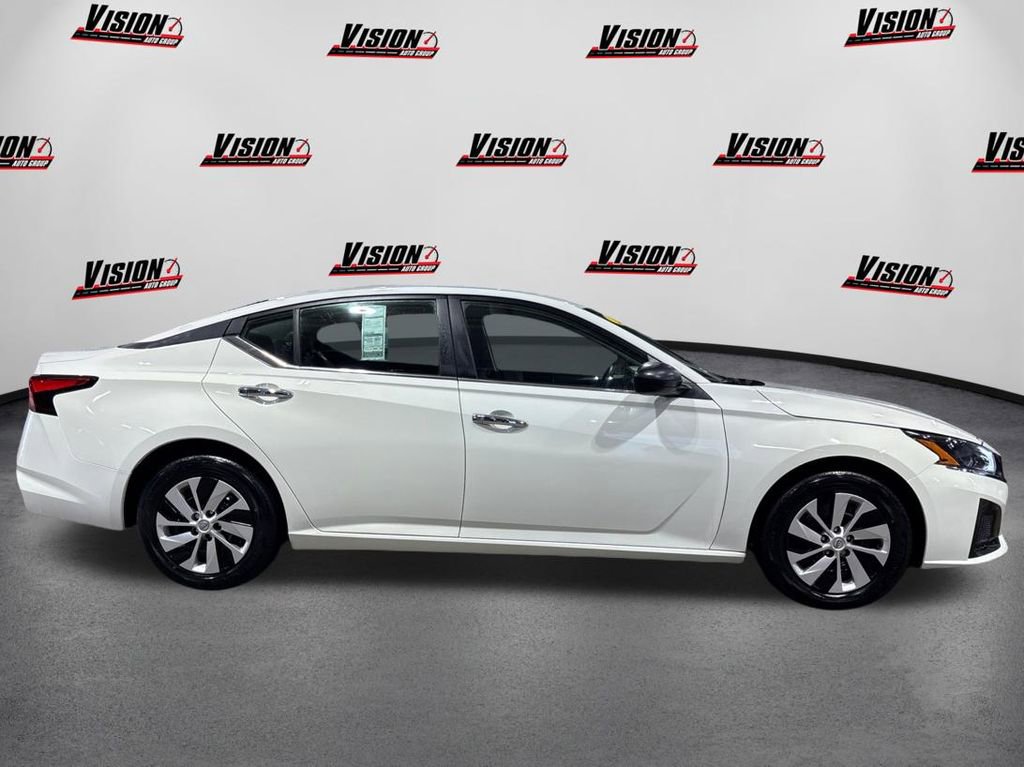 Certified 2025 Nissan Altima 2.5 S image 4