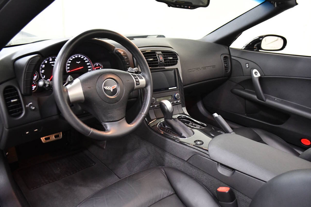 Used 2011 Chevrolet Corvette Coupe w/ 1LT RWD image 13