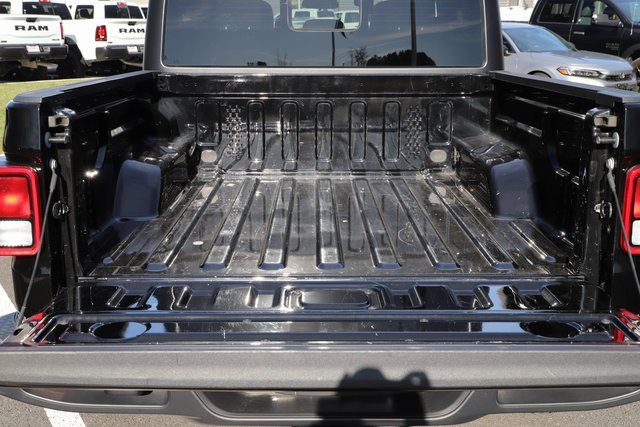 Used 2023 Jeep Gladiator Sport image 9