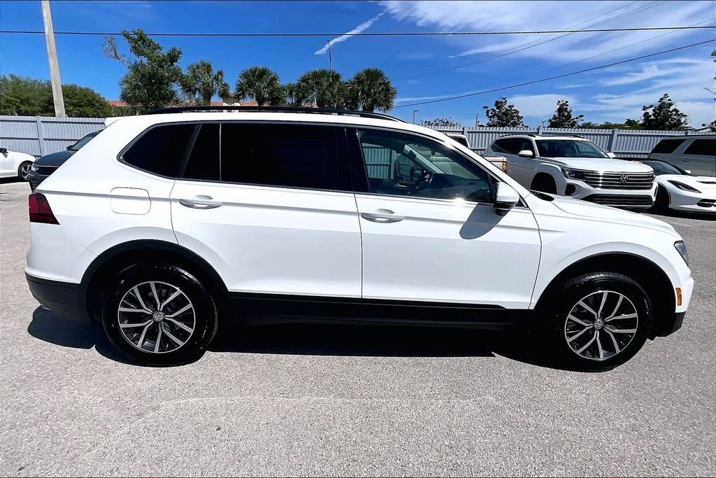 Used 2019 Volkswagen Tiguan SE w/ Panoramic Sunroof Package image 4