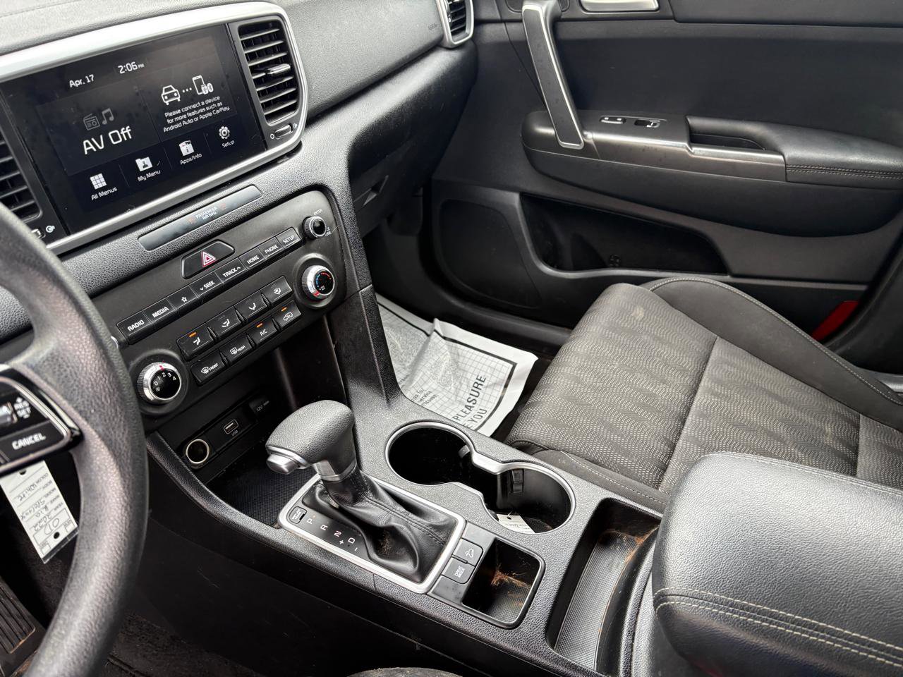 Used 2022 Kia Sportage LX image 9