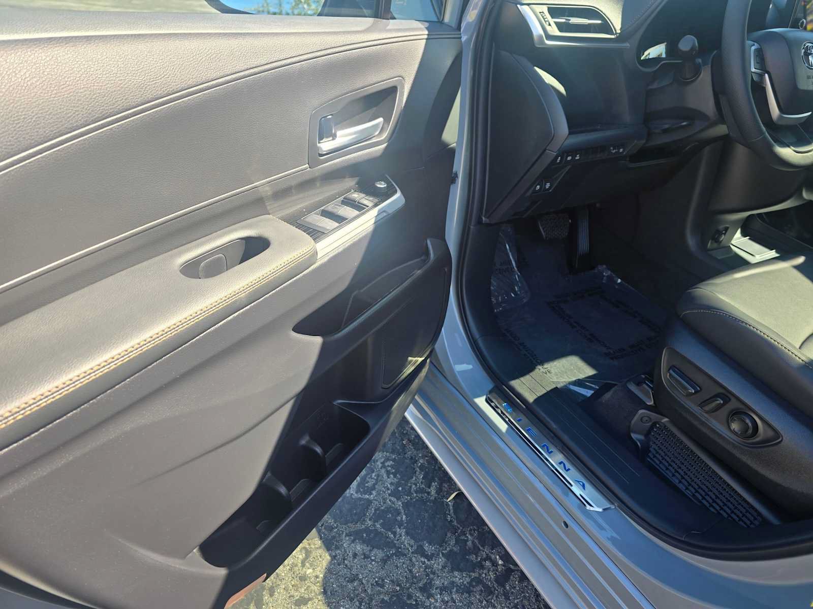 New 2026 Toyota Sienna XLE Woodland Edition AWD/4WD image 22