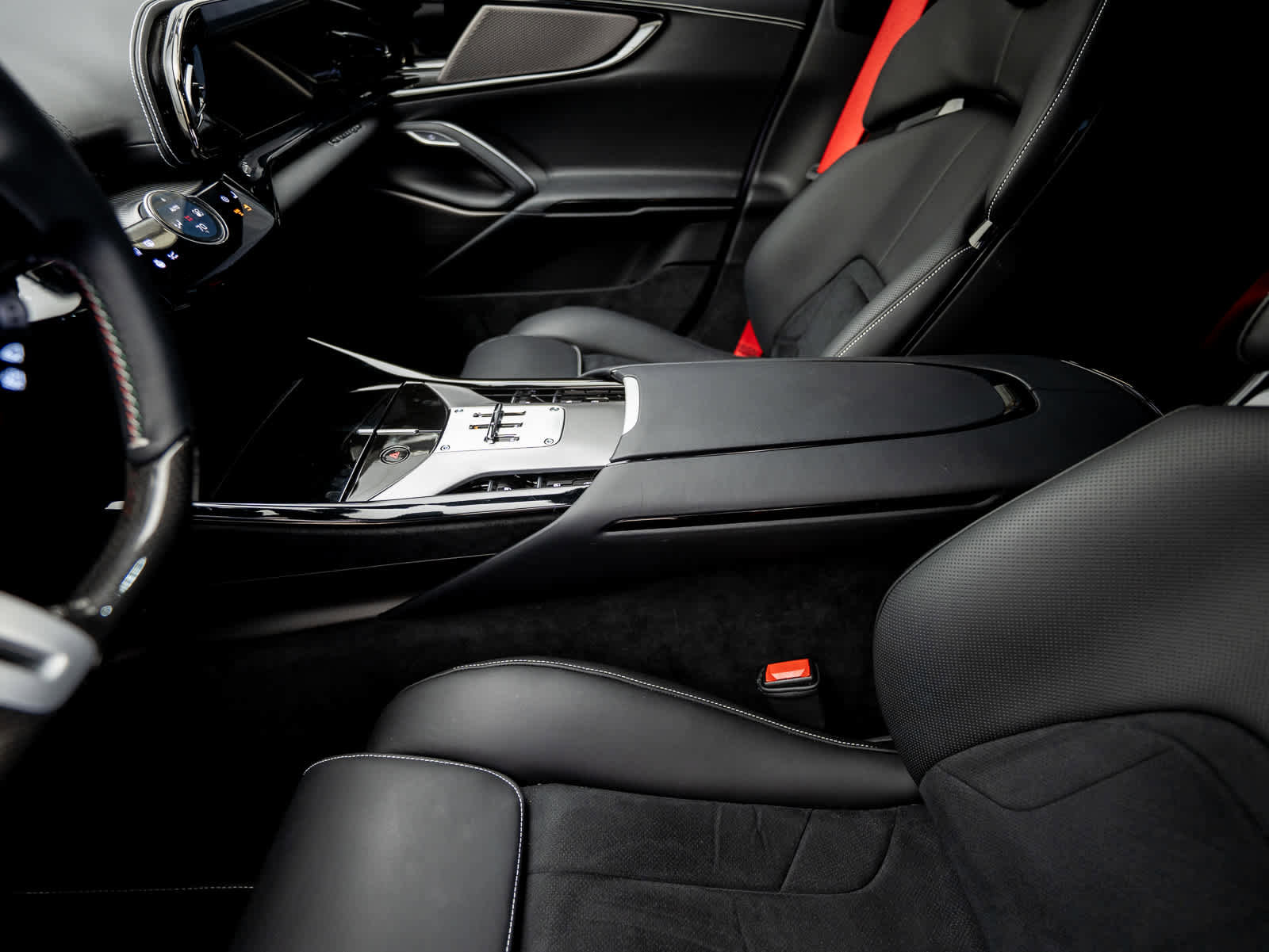 Certified 2025 Ferrari Purosangue image 24