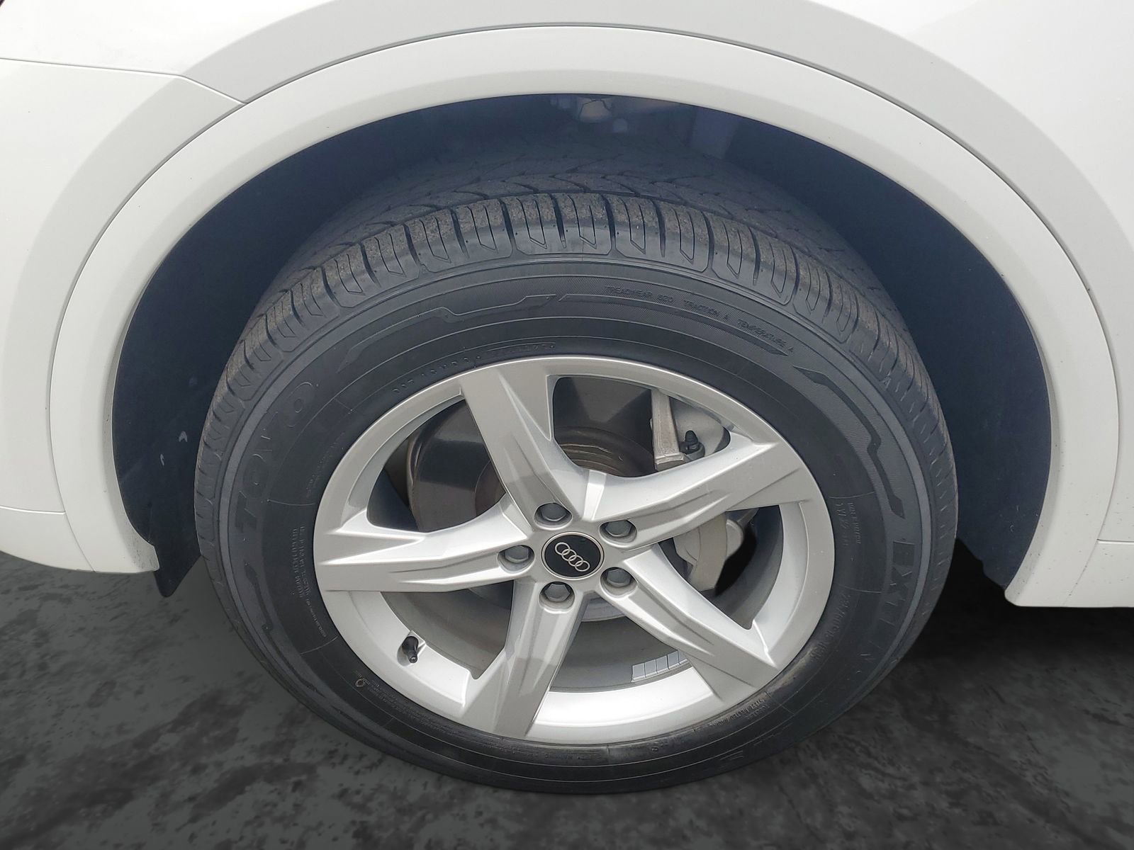 Used 2022 Audi Q5 2.0T Premium w/ Convenience Package image 6