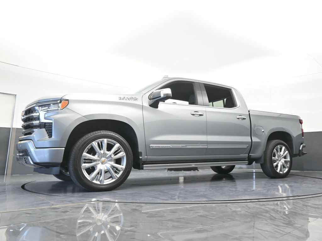 Used 2024 Chevrolet Silverado 1500 High Country w/ Technology Package AWD/4WD image 71