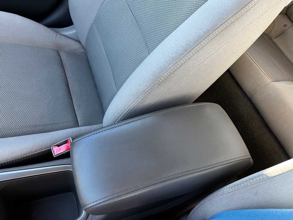 Used 2018 Chevrolet Cruze LT w/ Convenience Package FWD image 21