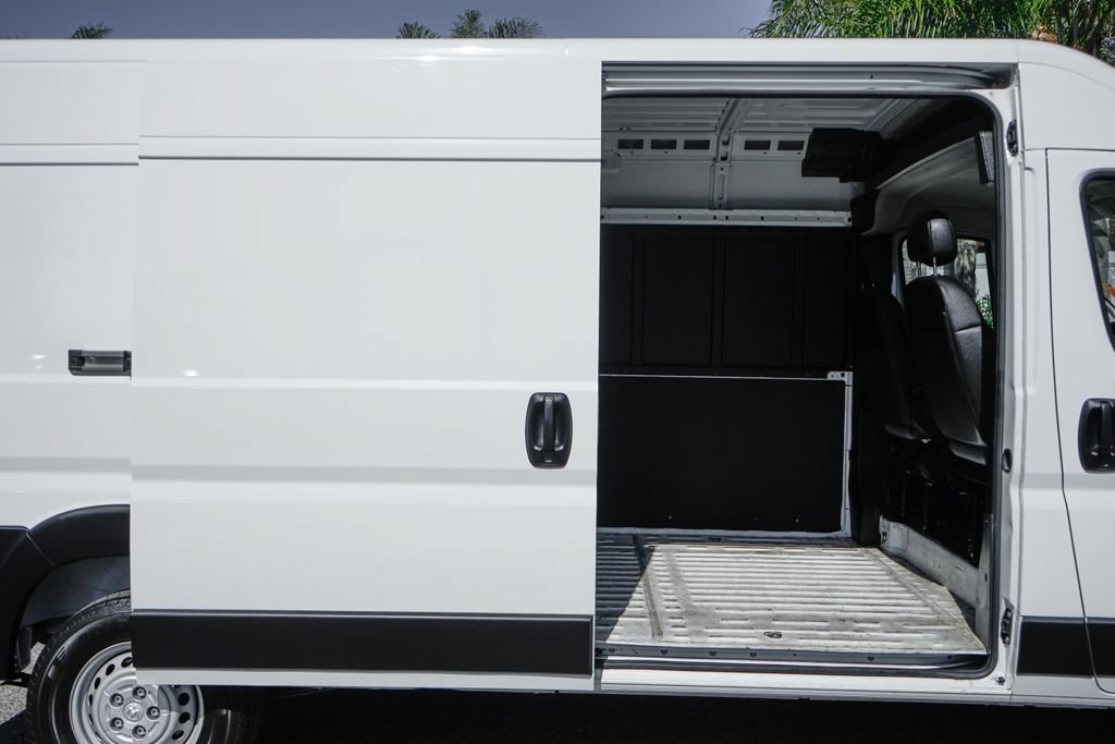 Used 2025 RAM ProMaster 2500 w/ Convenience Group FWD image 12