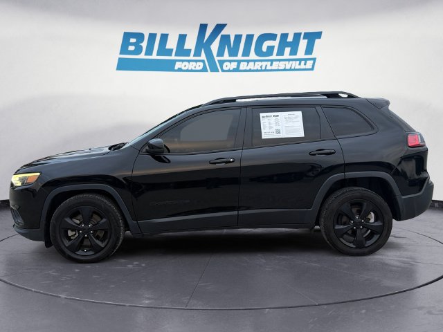 Used 2021 Jeep Cherokee Latitude Plus FWD image 2