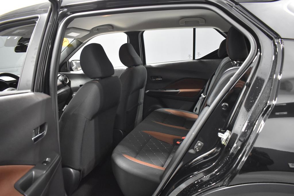 Used 2020 Nissan Kicks SR image 27