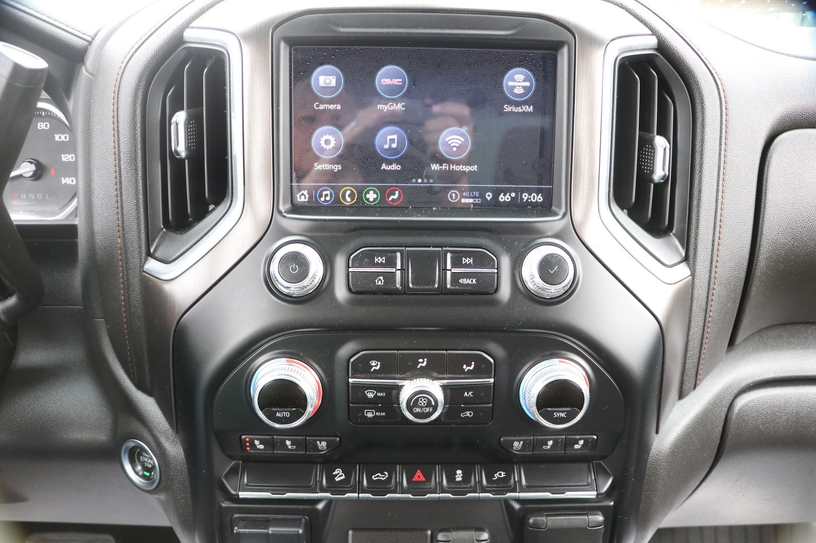 Used 2022 GMC Sierra 1500 AT4 AWD/4WD image 21