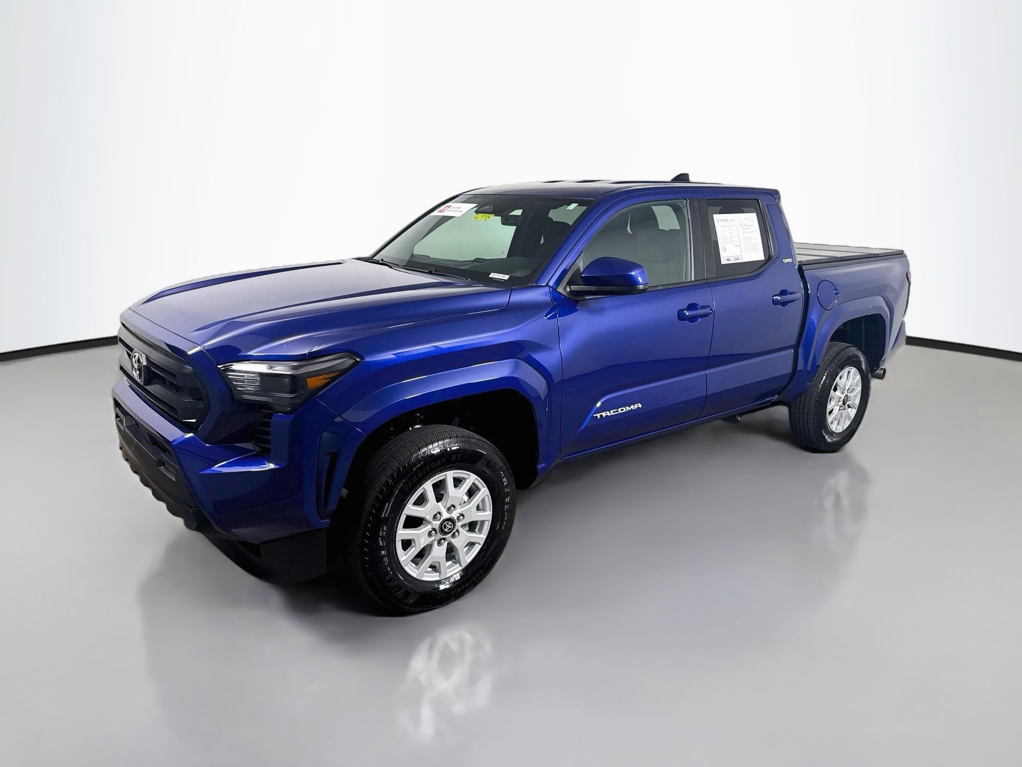 Certified 2025 Toyota Tacoma SR5 AWD/4WD image 3