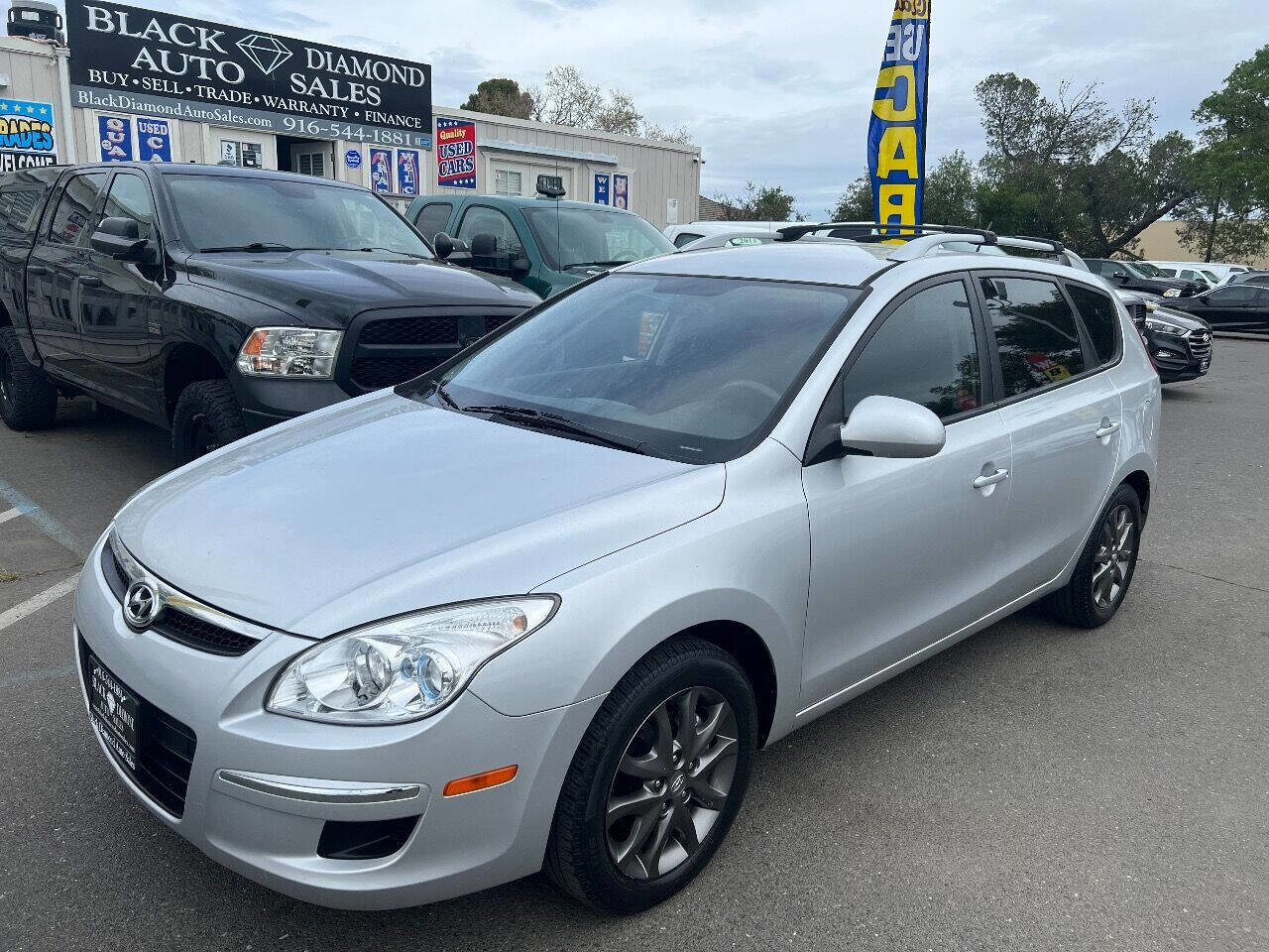 Used 2012 Hyundai Elantra w/ Preferred Pkg