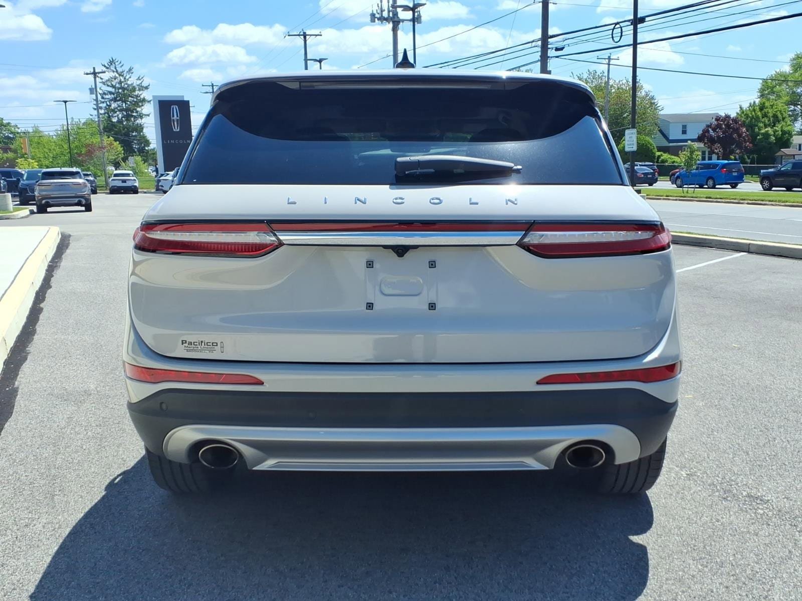 Certified 2023 Lincoln Corsair AWD w/ Equipment Group 101A image 4