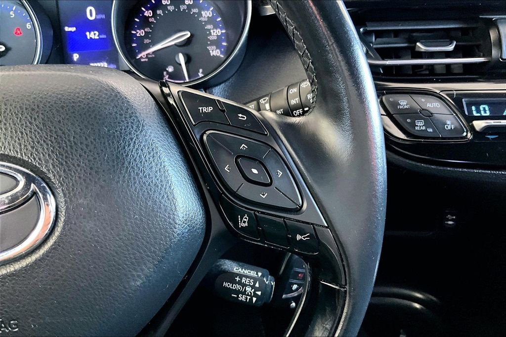 Used 2018 Toyota C-HR XLE FWD image 12